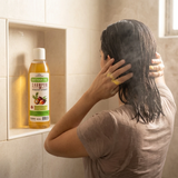 El shampoo en uso: aplicándose en la ducha