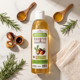 El shampoo en uso con sus ingredientes: batana, romero y aceite
